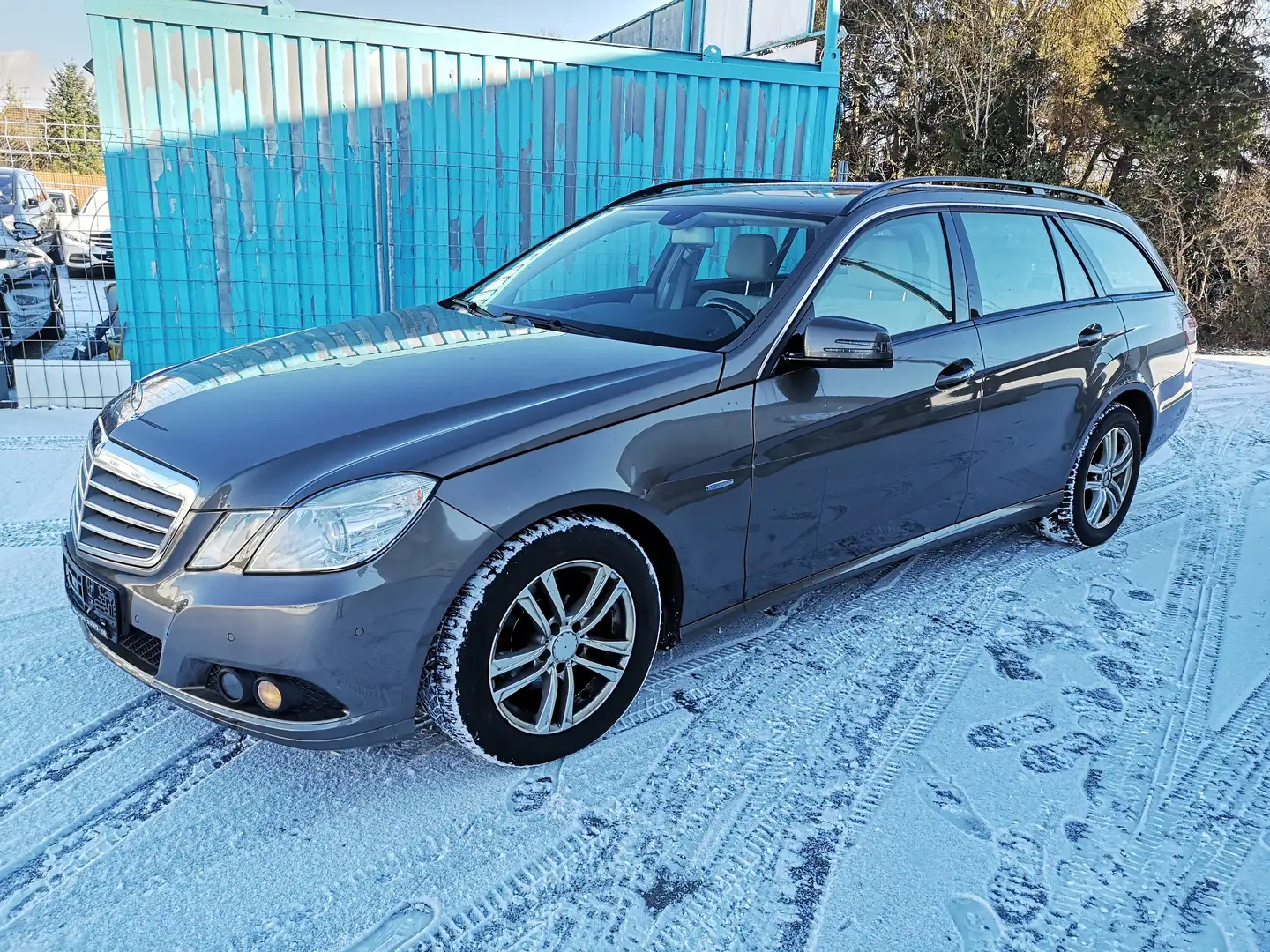 Mercedes-Benz E 220 CDI BlueEfficiency Navi Automatik EL.Heckklappe Grau - 1