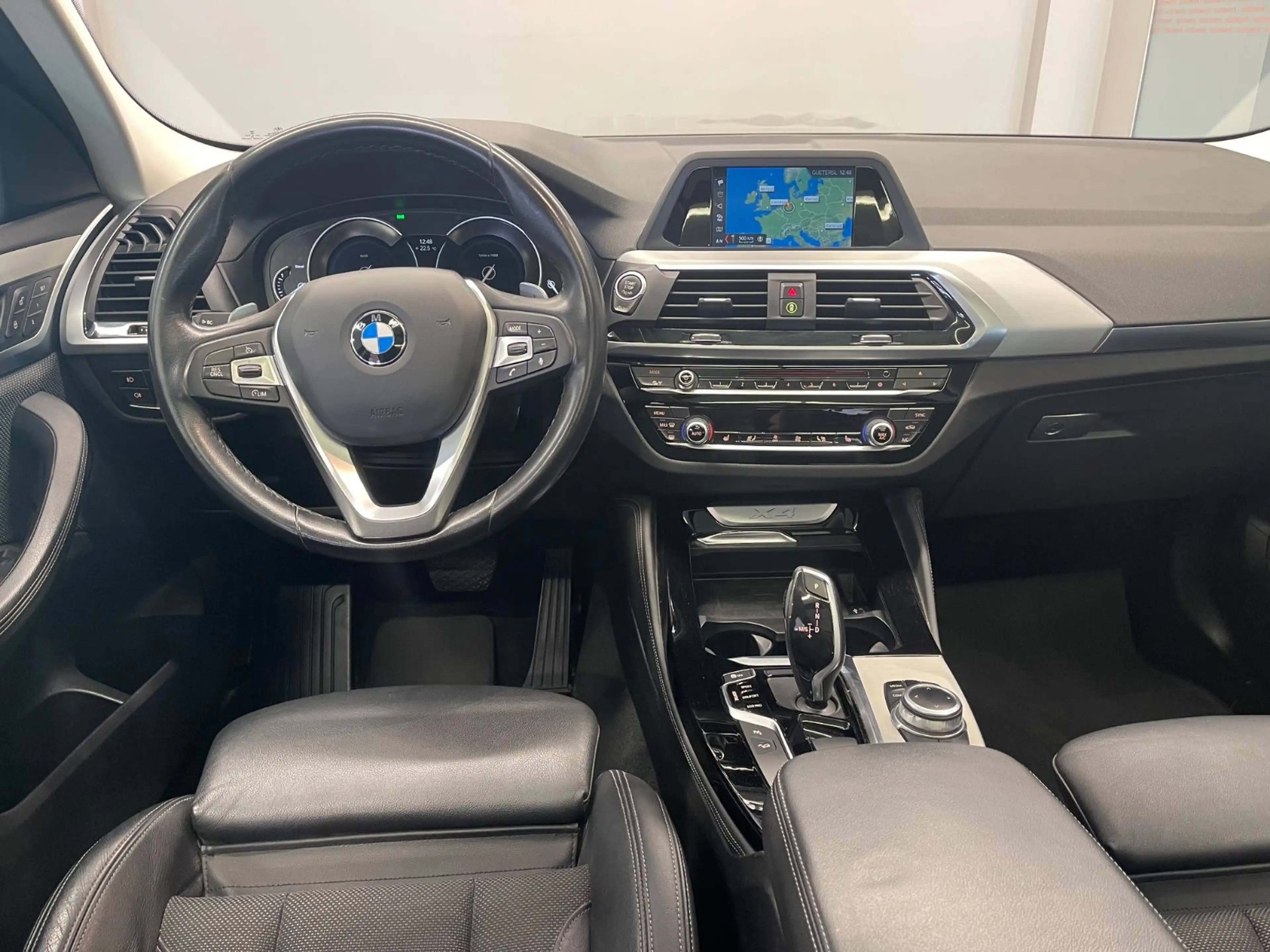 BMW X4 xDrive 20 d*AUT./AHK/Leder/Panorama/LED/Navi* — photo 12