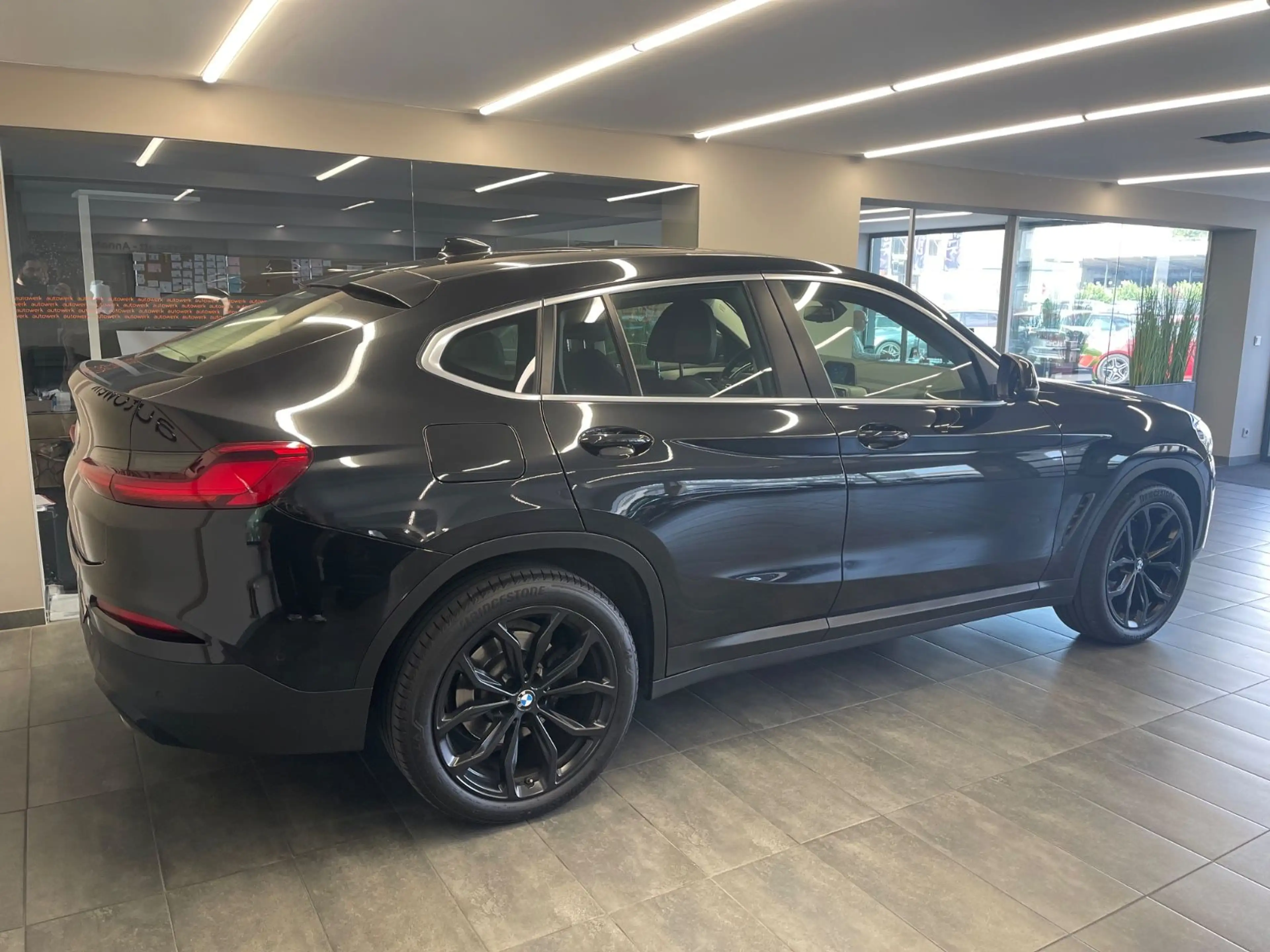 BMW X4 xDrive 20 d*AUT./AHK/Leder/Panorama/LED/Navi* — photo 4
