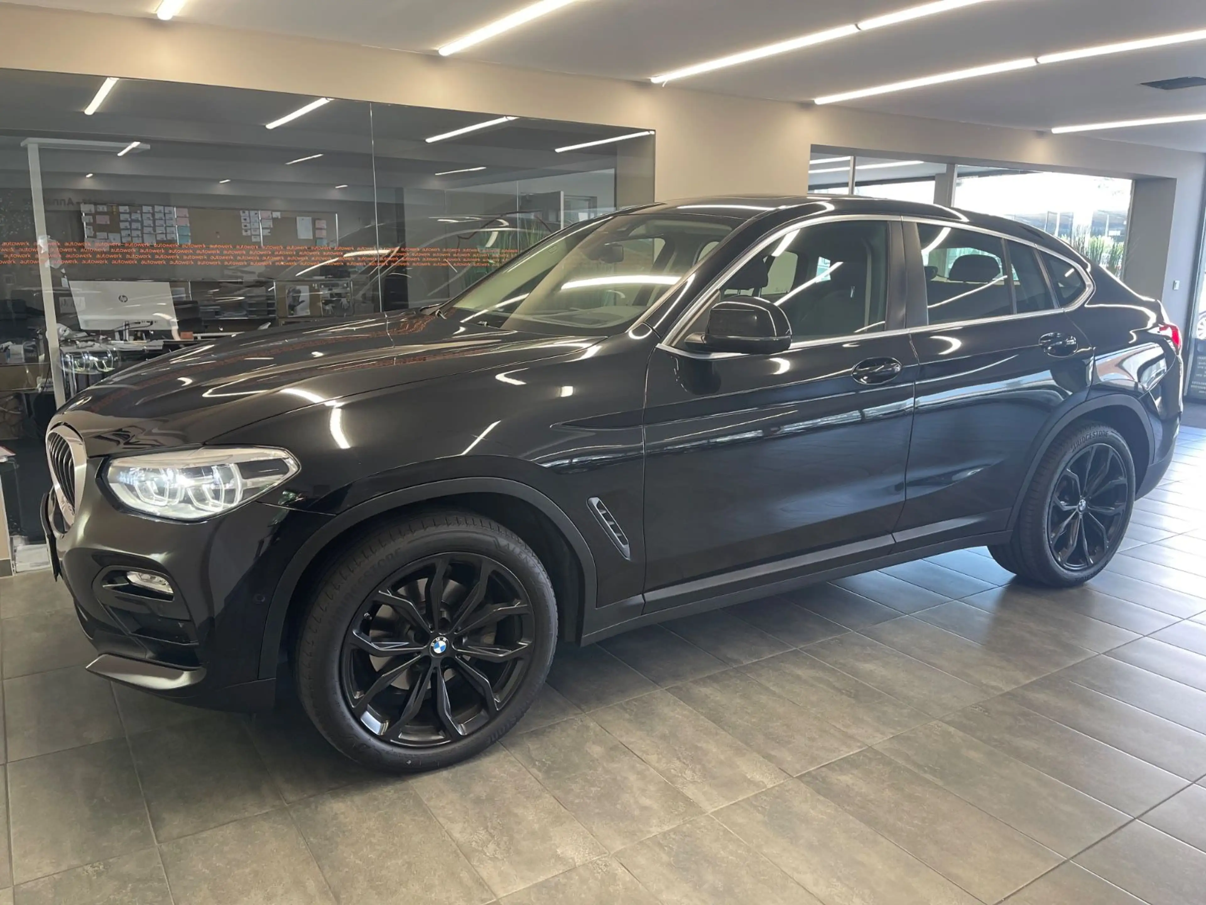 BMW X4 xDrive 20 d*AUT./AHK/Leder/Panorama/LED/Navi* — photo 8