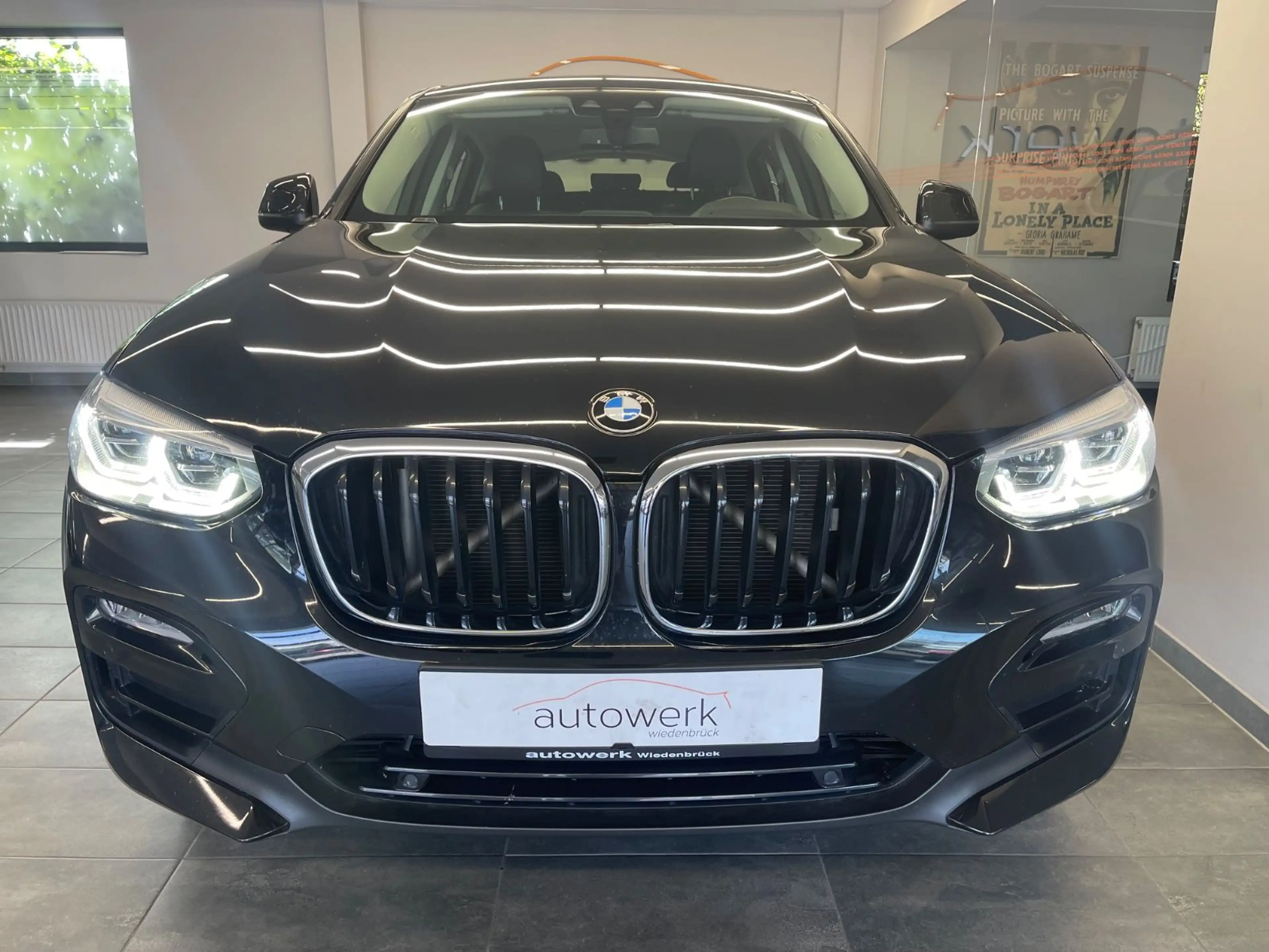 BMW X4 xDrive 20 d*AUT./AHK/Leder/Panorama/LED/Navi* — photo 2