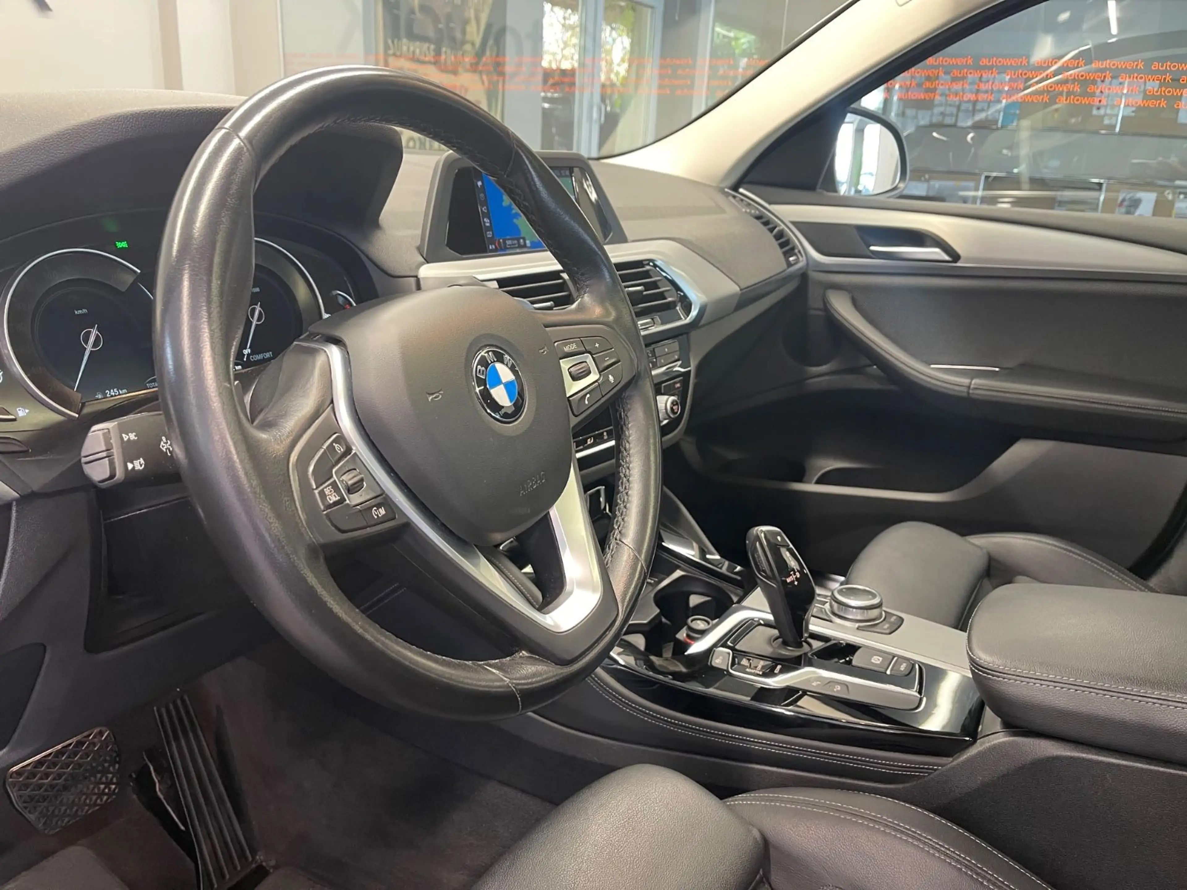 BMW X4 xDrive 20 d*AUT./AHK/Leder/Panorama/LED/Navi* — photo 13
