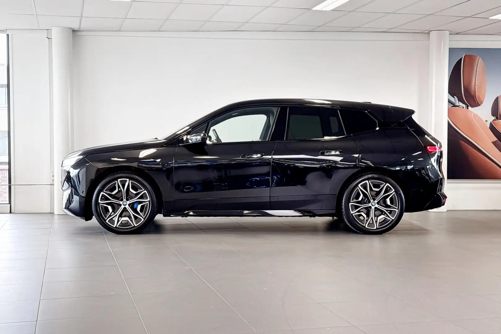 BMW iX xDrive40 Business Edition Plus 77 kWh | Harman Kar Zwart - 2