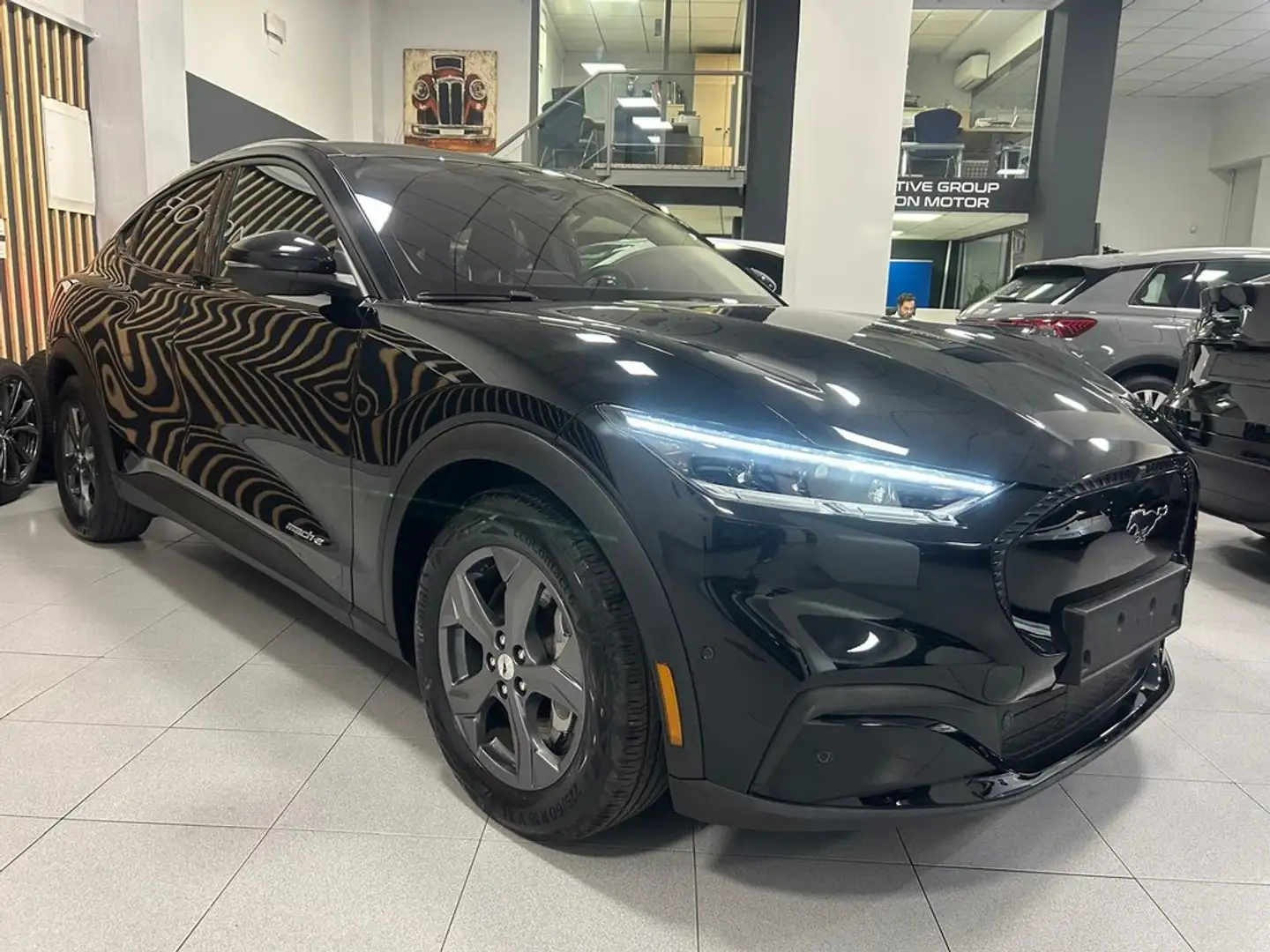 Ford Mustang Mach-E AWD 198kW Batería 75.7Kwh Noir - 2