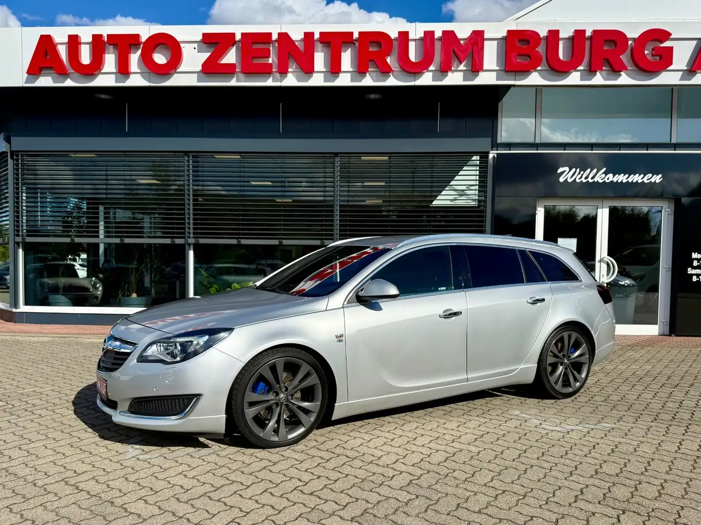 Opel Insignia A Sports Tourer Innovation OPC 2.0l D Silber - 1