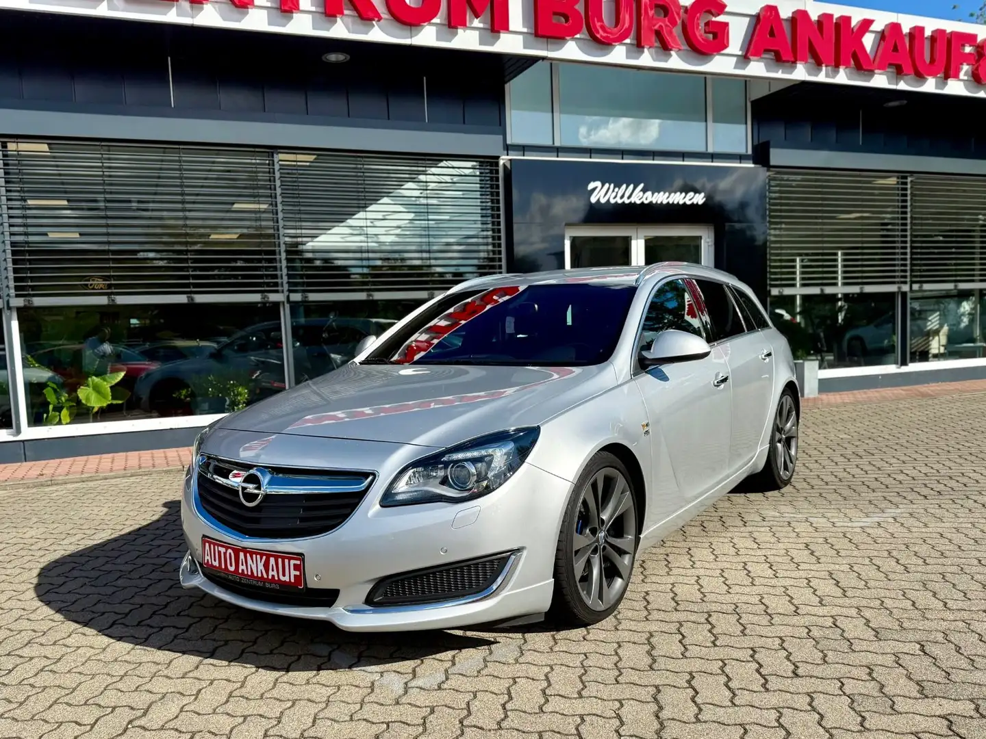 Opel Insignia A Sports Tourer Innovation OPC 2.0l D Silber - 2