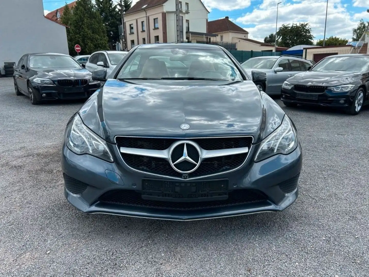 Mercedes-Benz E 250 Mercedes-Benz E 250 9G BT AMG KAMERA + LEDER+KEY Grau - 2