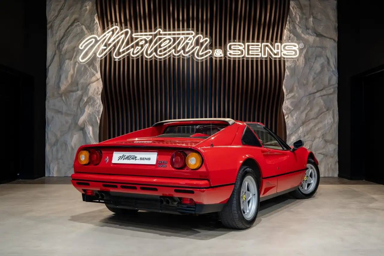 Ferrari 208 GTS TURBO, foto 2