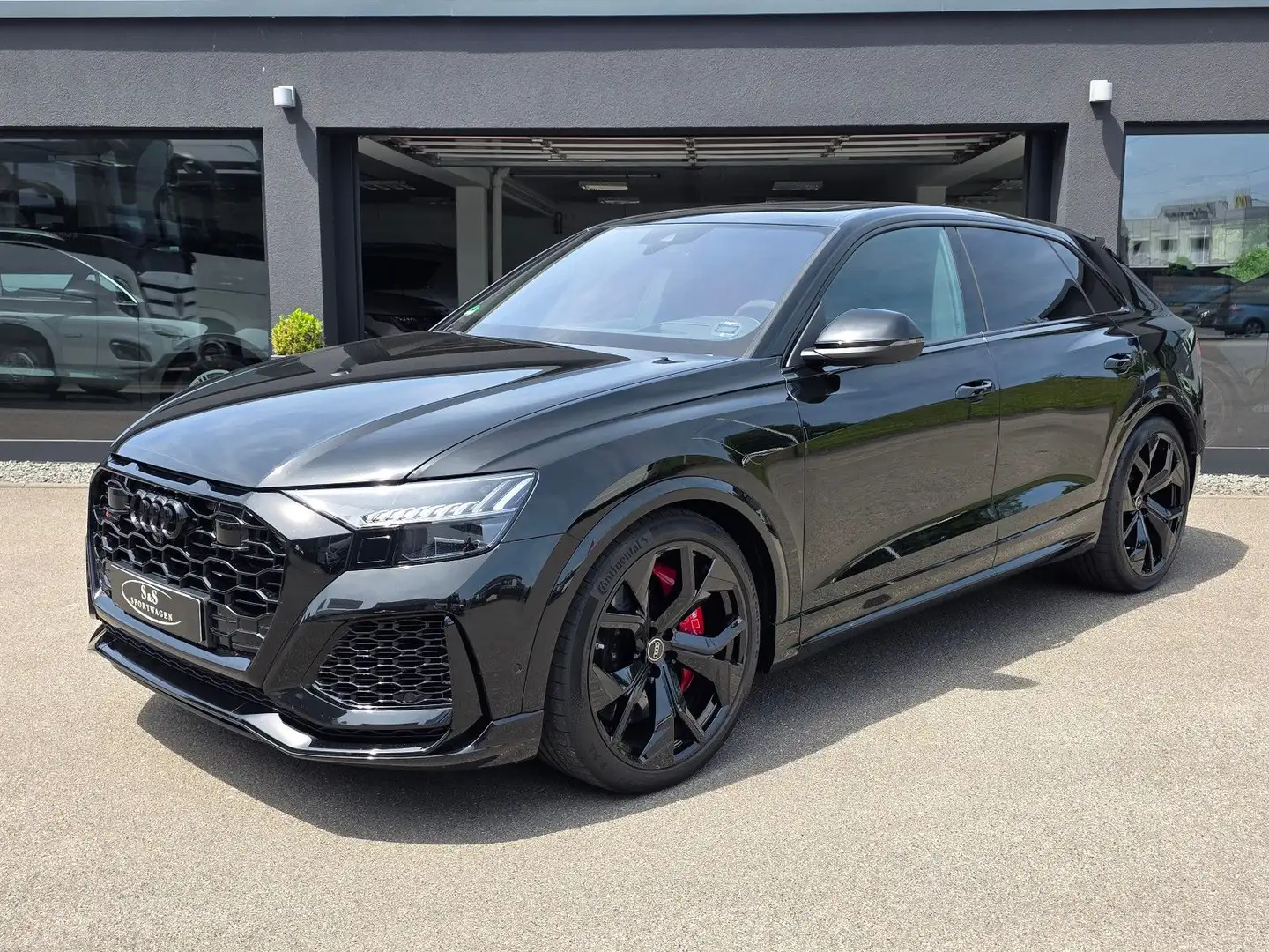 Audi RS Q8 *Keramik/V-MAX 305/Garantie/AHK/Standhzg* Schwarz - 2