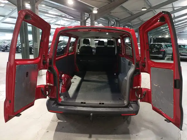 Volkswagen Transporter view 6