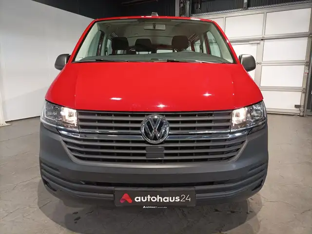 Volkswagen Transporter view 2