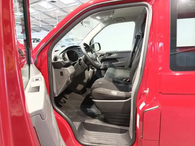 Volkswagen Transporter view 8