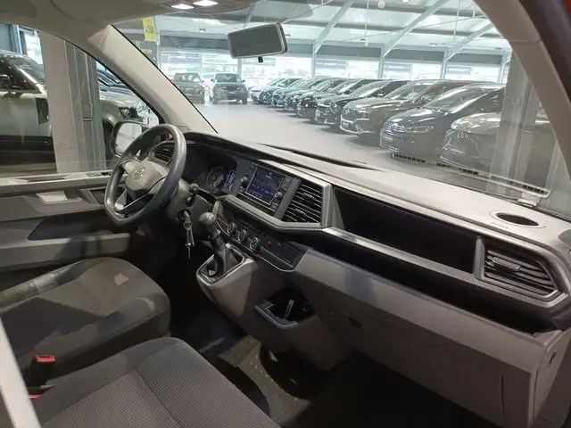 Volkswagen Transporter view 13