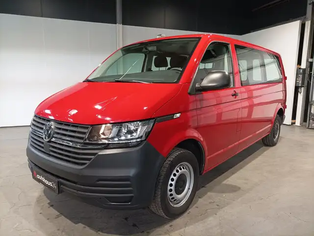 Volkswagen Transporter view 3
