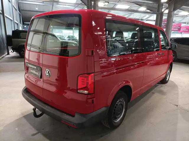 Volkswagen Transporter view 5