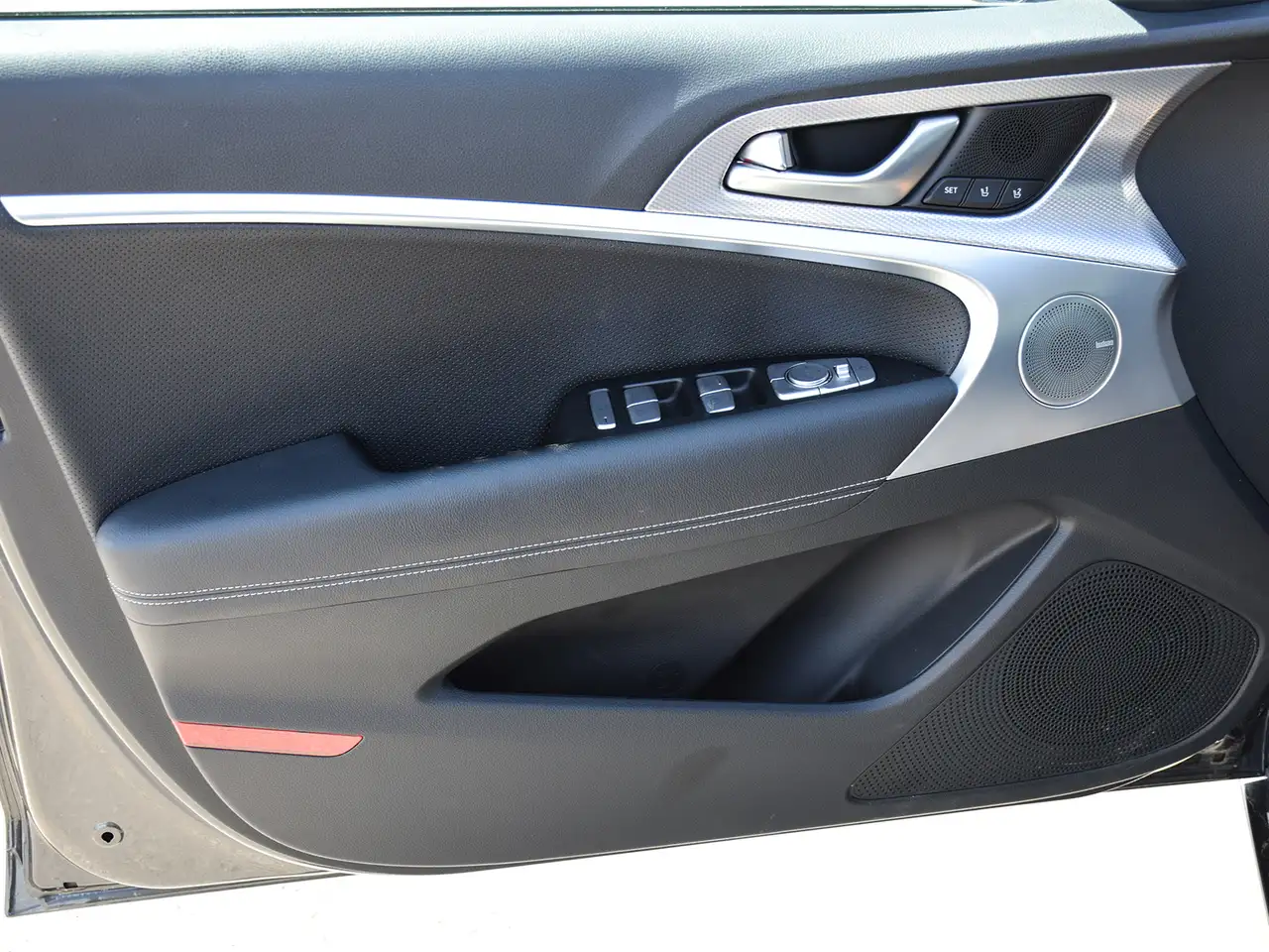 Genesis G70 снимка Genesis G70