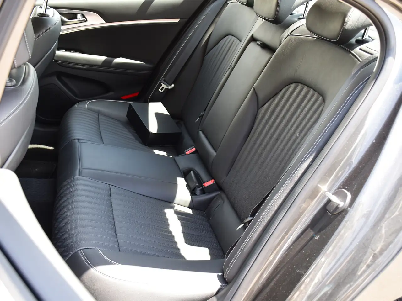 Genesis G70 снимка Genesis G70