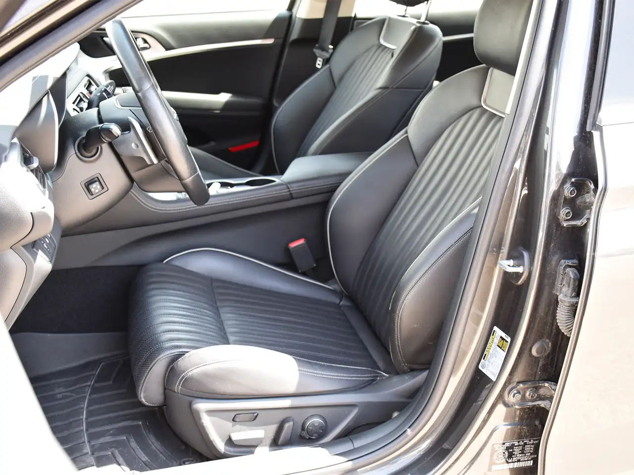 Genesis G70 снимка Genesis G70