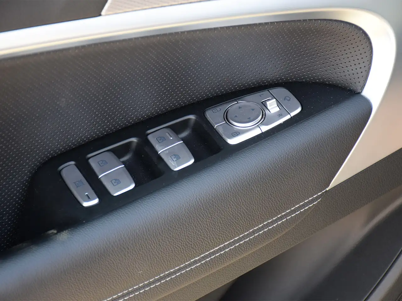 Genesis G70 снимка Genesis G70