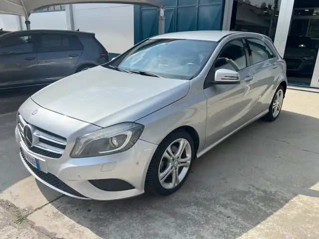Mercedes-Benz A 200 CDI SPORT CAMBIO AUTOMATICO