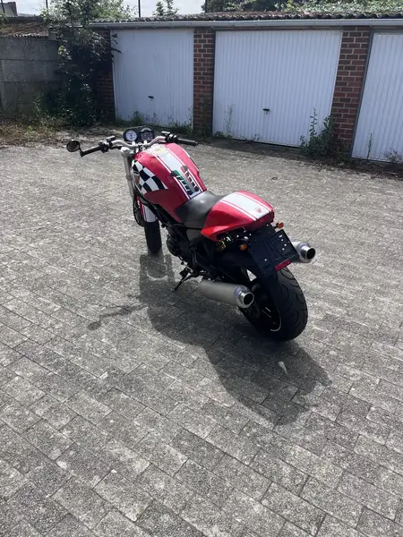 Ducati Monster 937 - foto 4