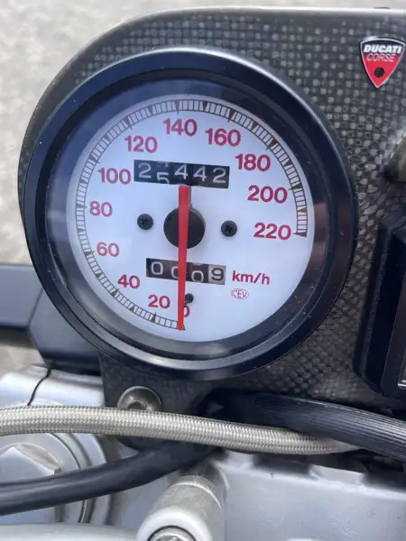 Ducati Monster 937 - foto 6