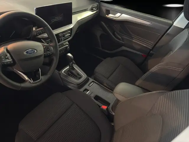 Ford Focus view 7