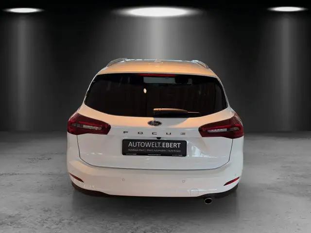 Ford Focus view 4