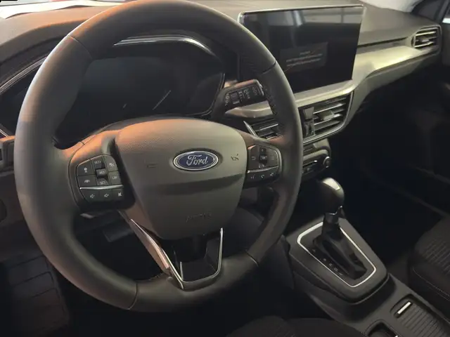 Ford Focus view 9