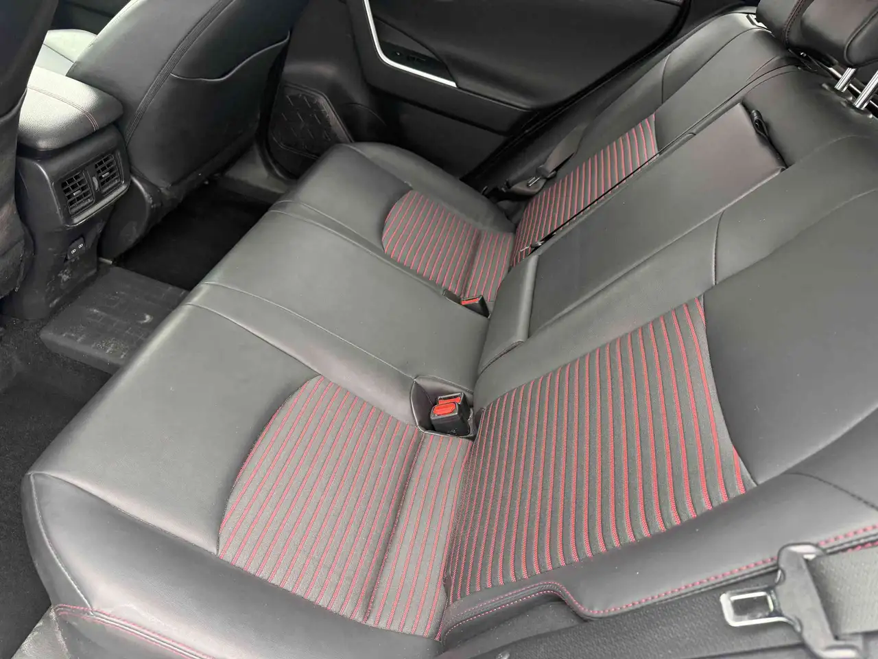 Toyota RAV 4 Prime снимка Toyota RAV 4 Prime