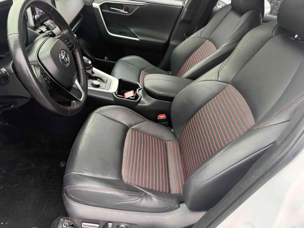 Toyota RAV 4 Prime снимка Toyota RAV 4 Prime