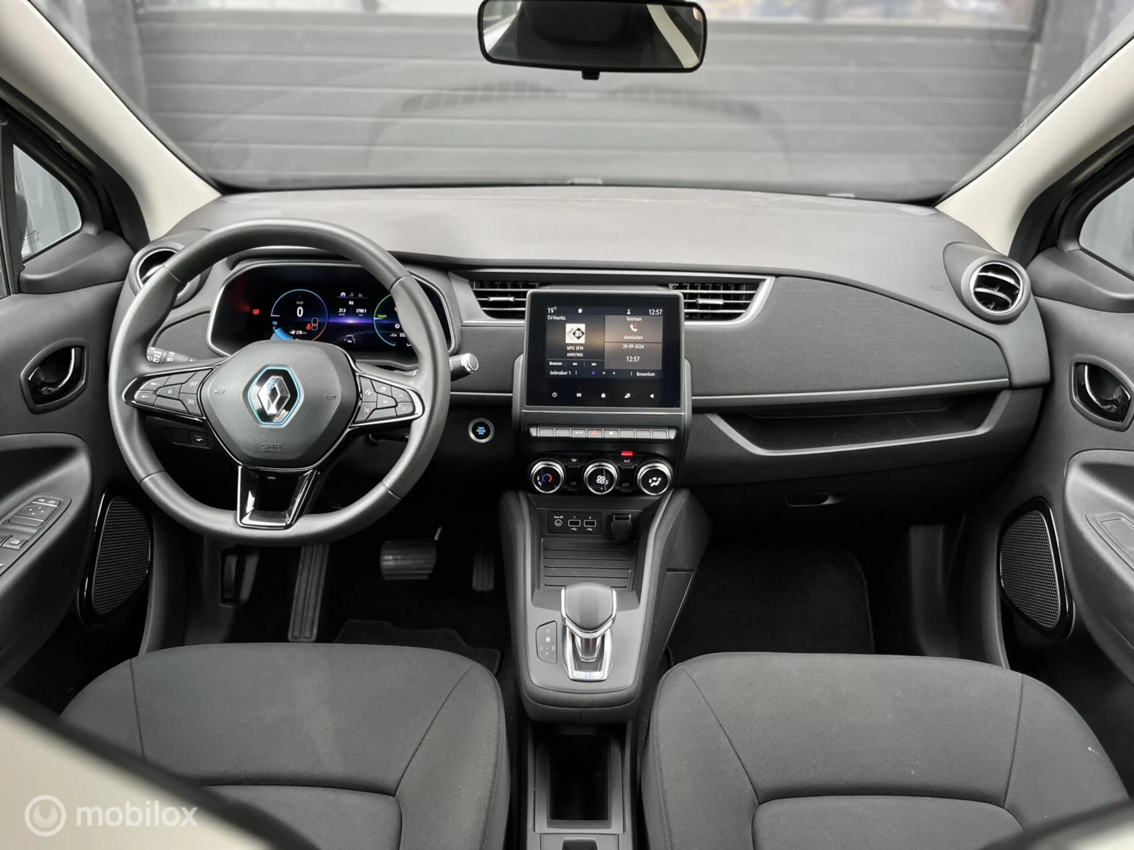 Renault ZOE R110 Life 52 kWh (ex Accu) SOH 92%|Carplay|Keyless — photo 4