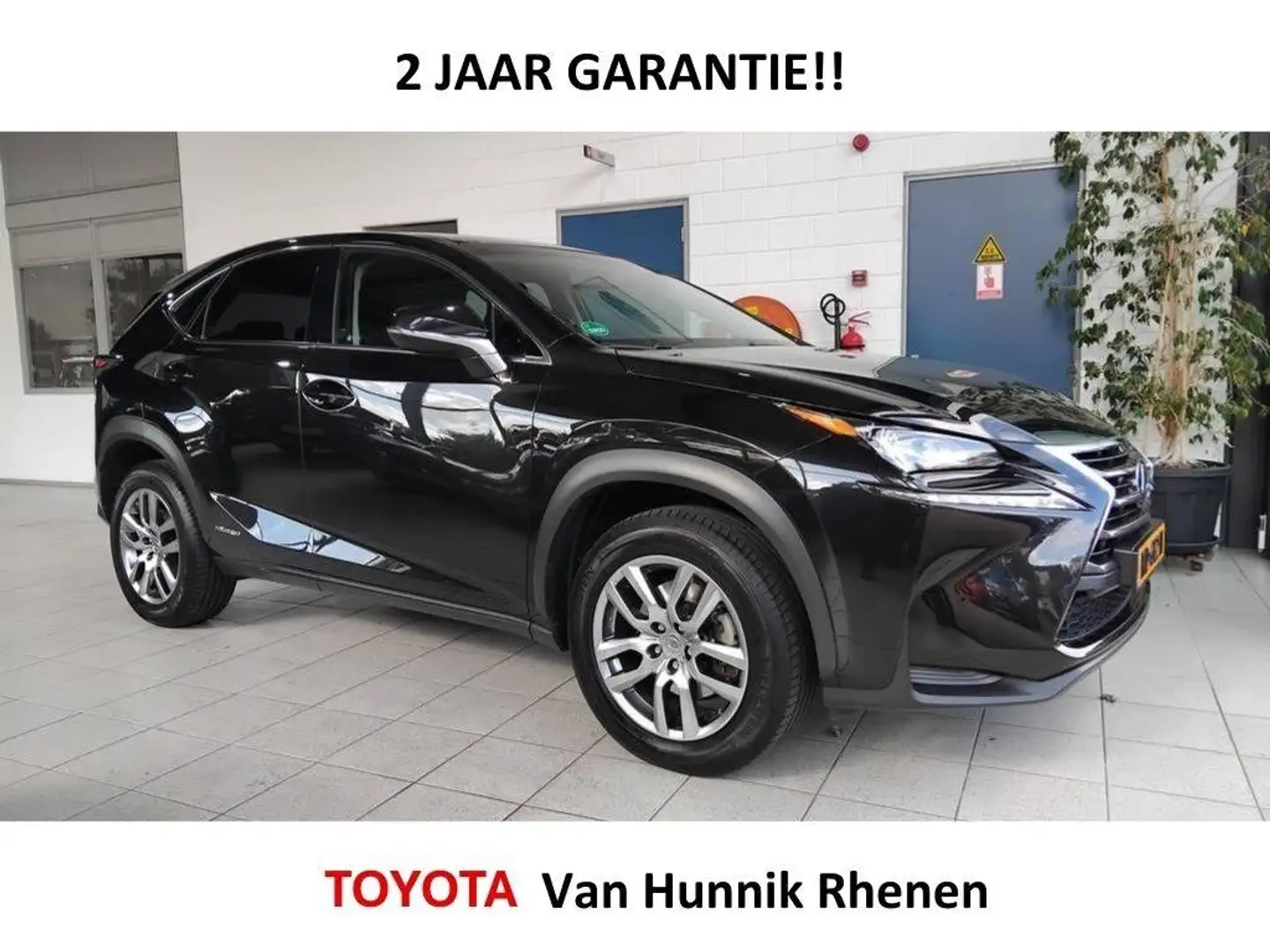 Lexus NX 300h | Navigatie | LED | Parkeersensoren | Zwart - 1