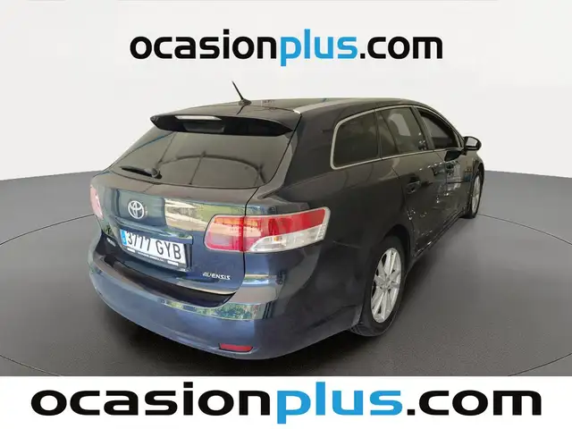 Toyota Avensis view 4