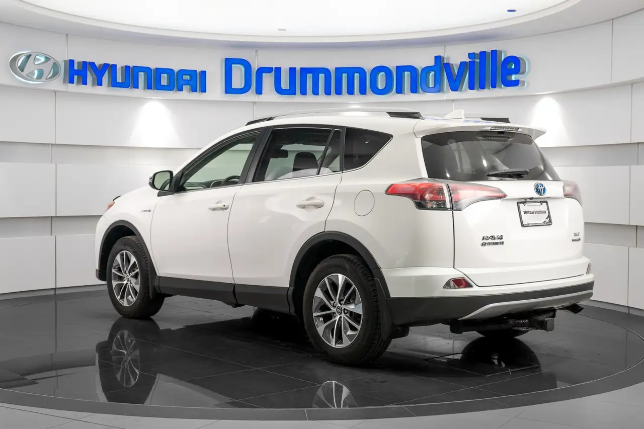Toyota RAV 4 снимка Toyota RAV 4