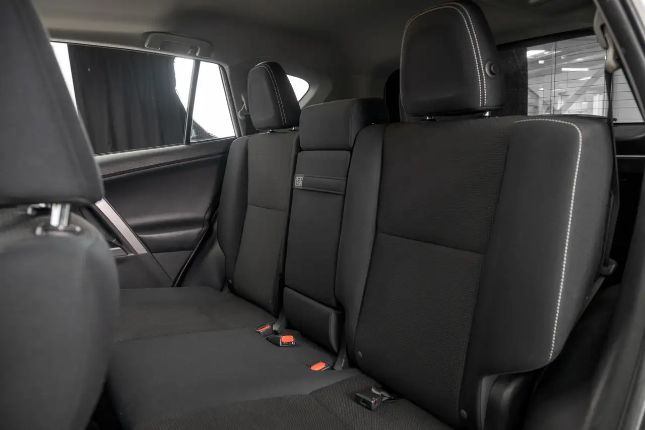 Toyota RAV 4 снимка Toyota RAV 4