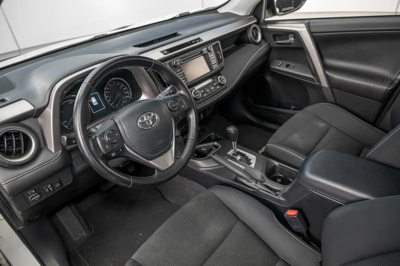 Toyota RAV 4 снимка Toyota RAV 4
