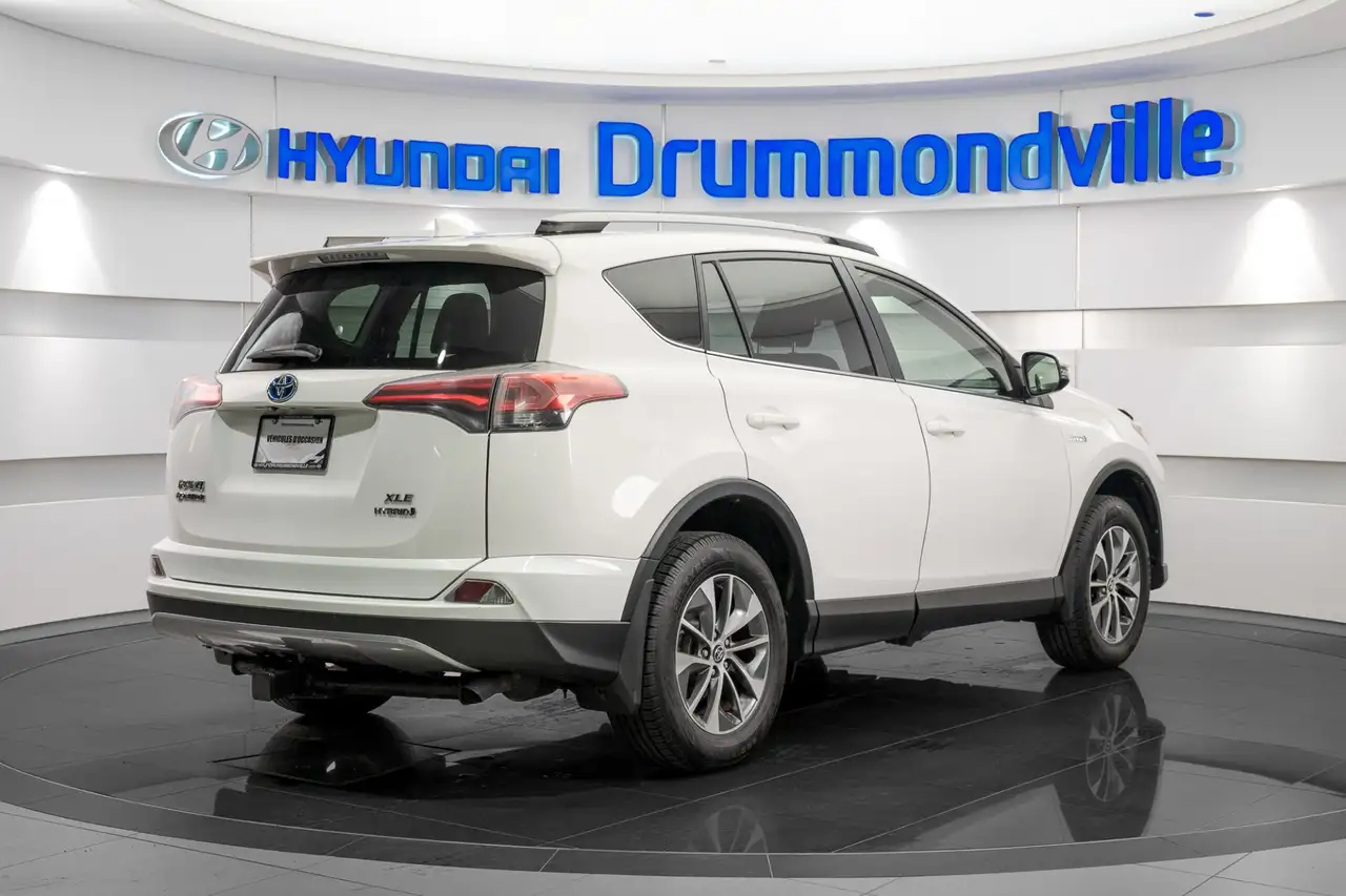 Toyota RAV 4 снимка Toyota RAV 4