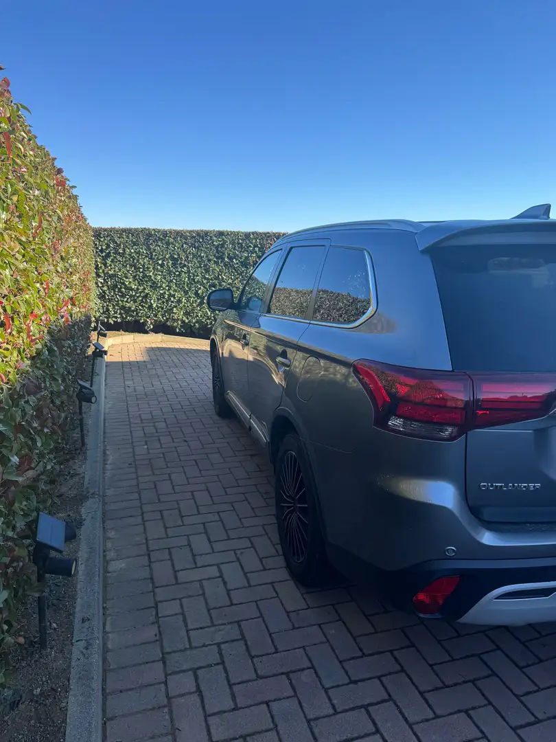 Mitsubishi Outlander Diamond 4x4 7posti. GPL Grigio - 2