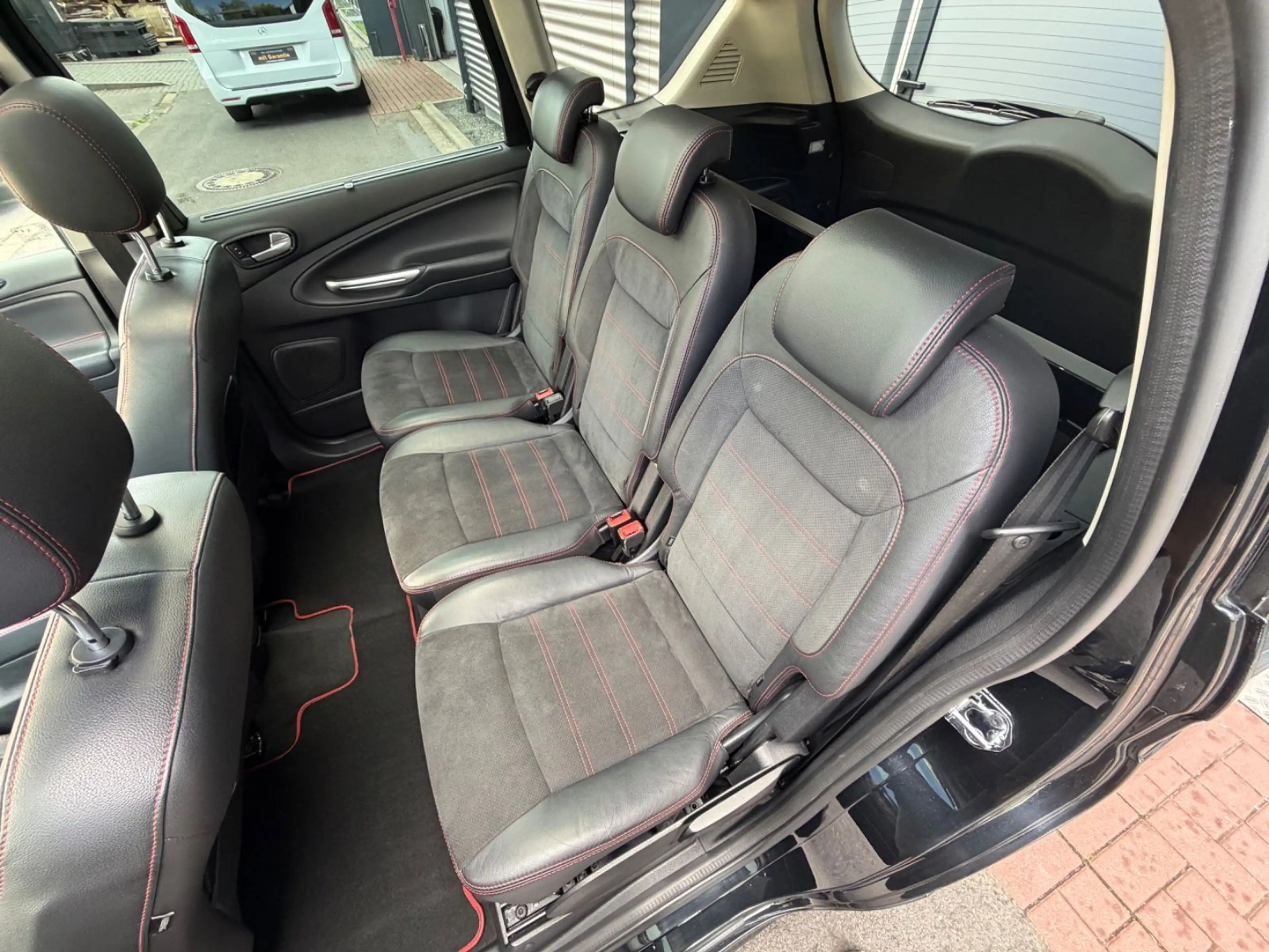 Ford S-Max S-MAX Titanium S*PANO*LEDER*NAVI*VOLL* — photo 11