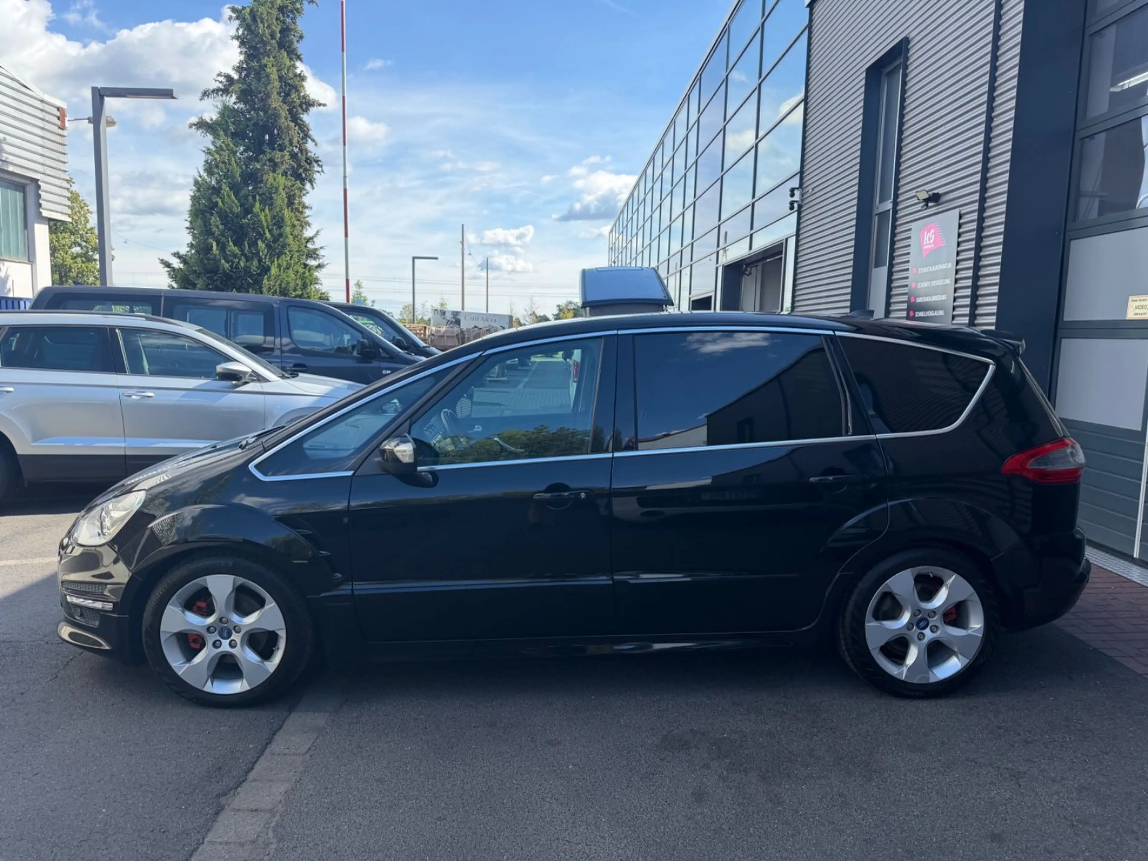 Ford S-Max S-MAX Titanium S*PANO*LEDER*NAVI*VOLL* — photo 6