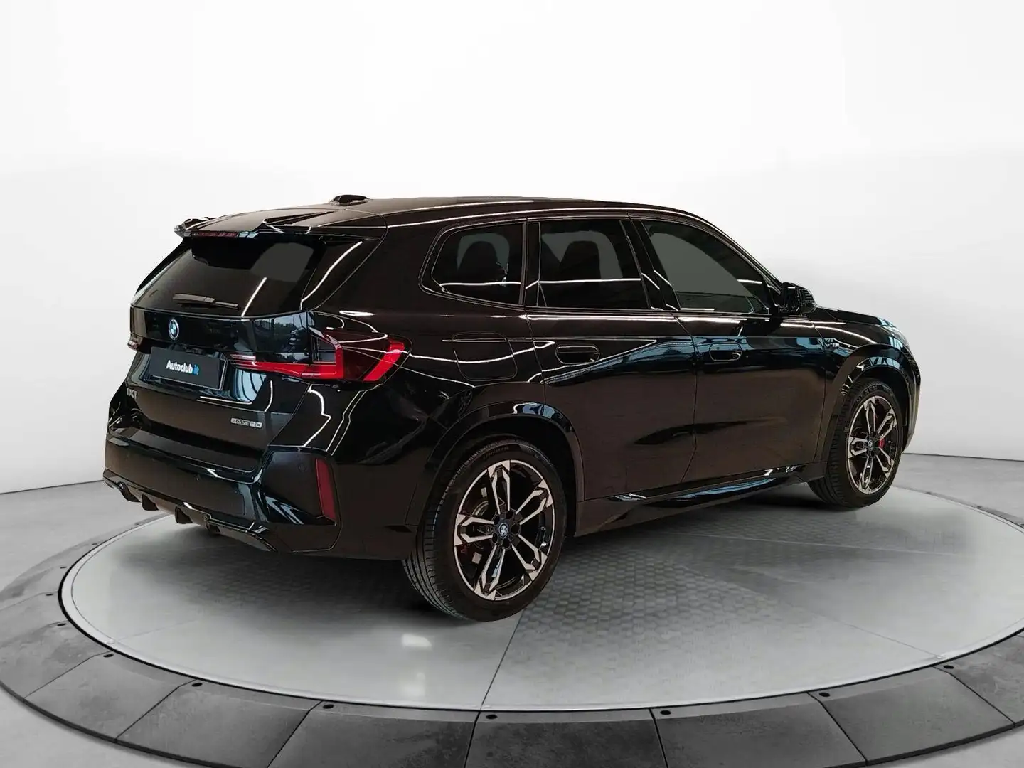 BMW iX1 iX1 eDrive20 MSport Pro Schwarz - 2