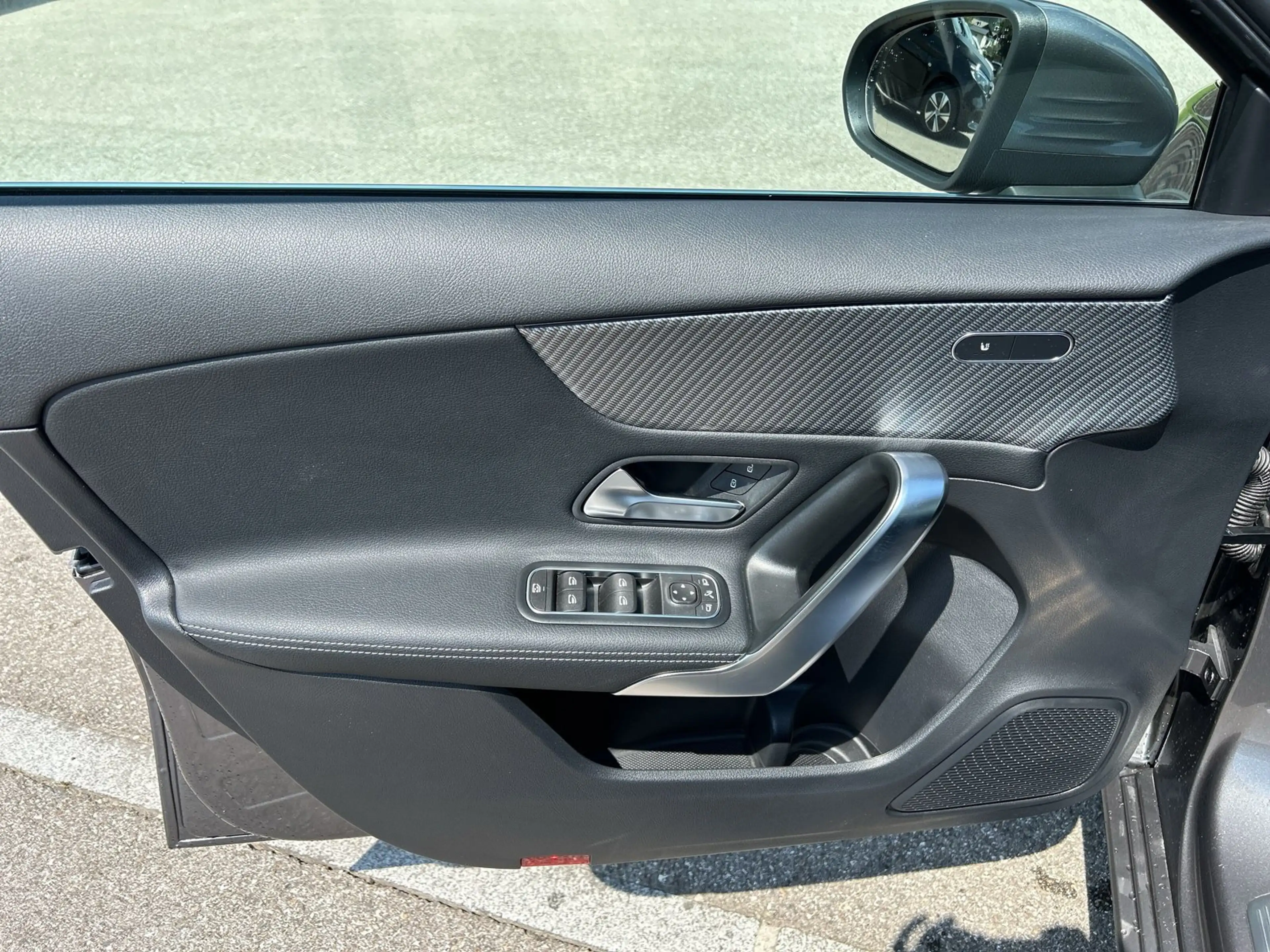 Mercedes-Benz A 180 d Cam Navi SHZ — photo 11