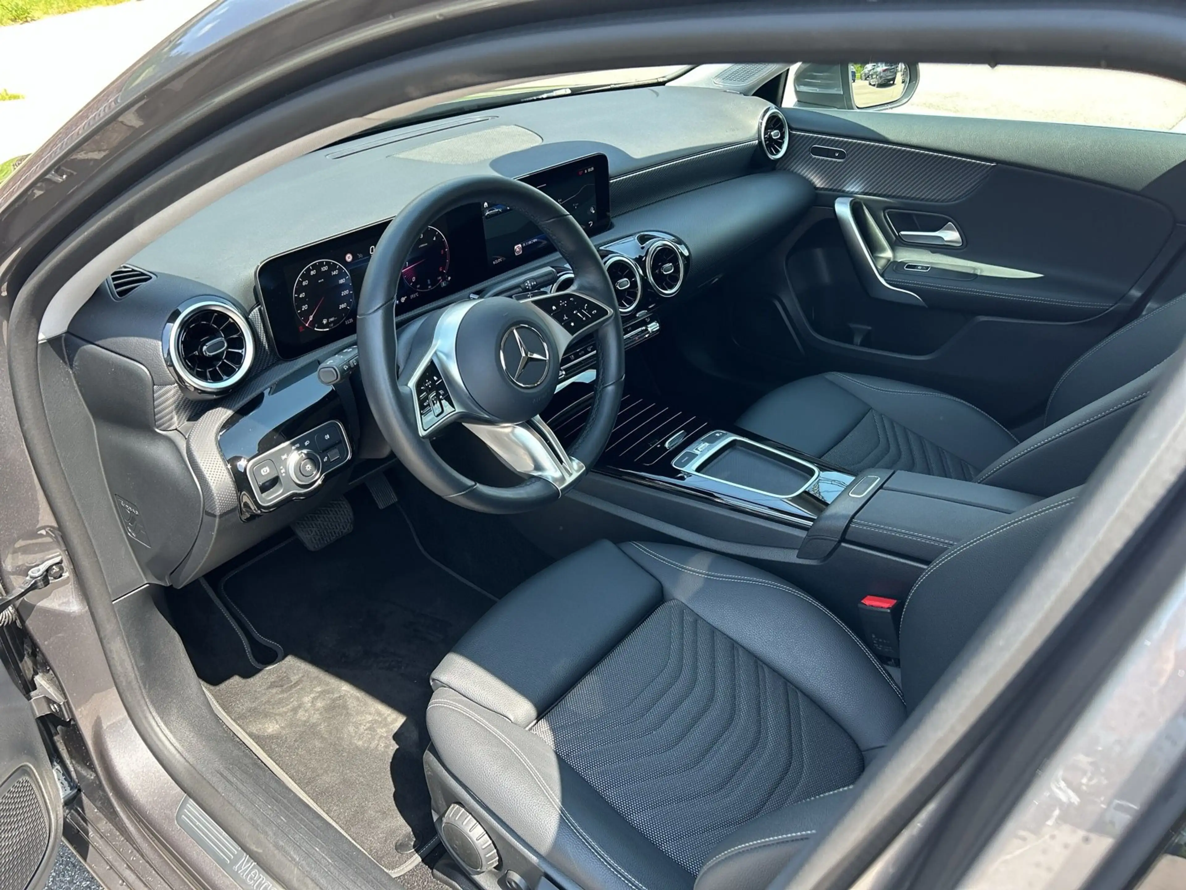 Mercedes-Benz A 180 d Cam Navi SHZ — photo 12