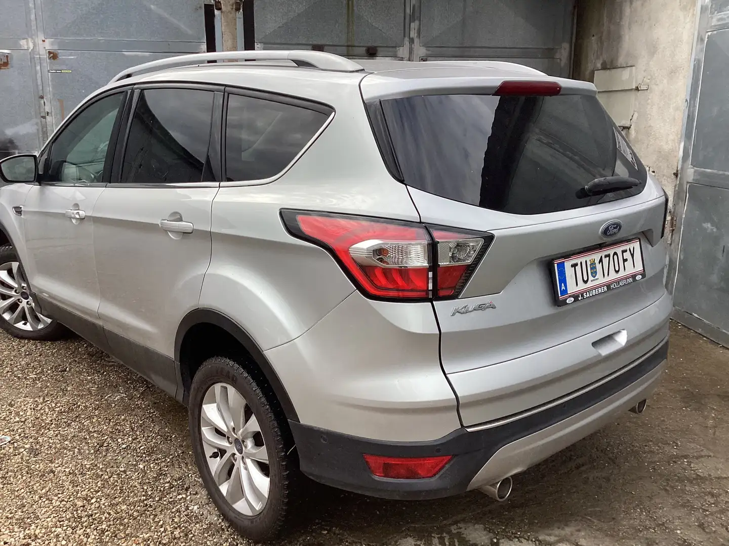 Ford Kuga Kuga 1,5 TDCi Titanium Start/Stop Titanium Silber - 2