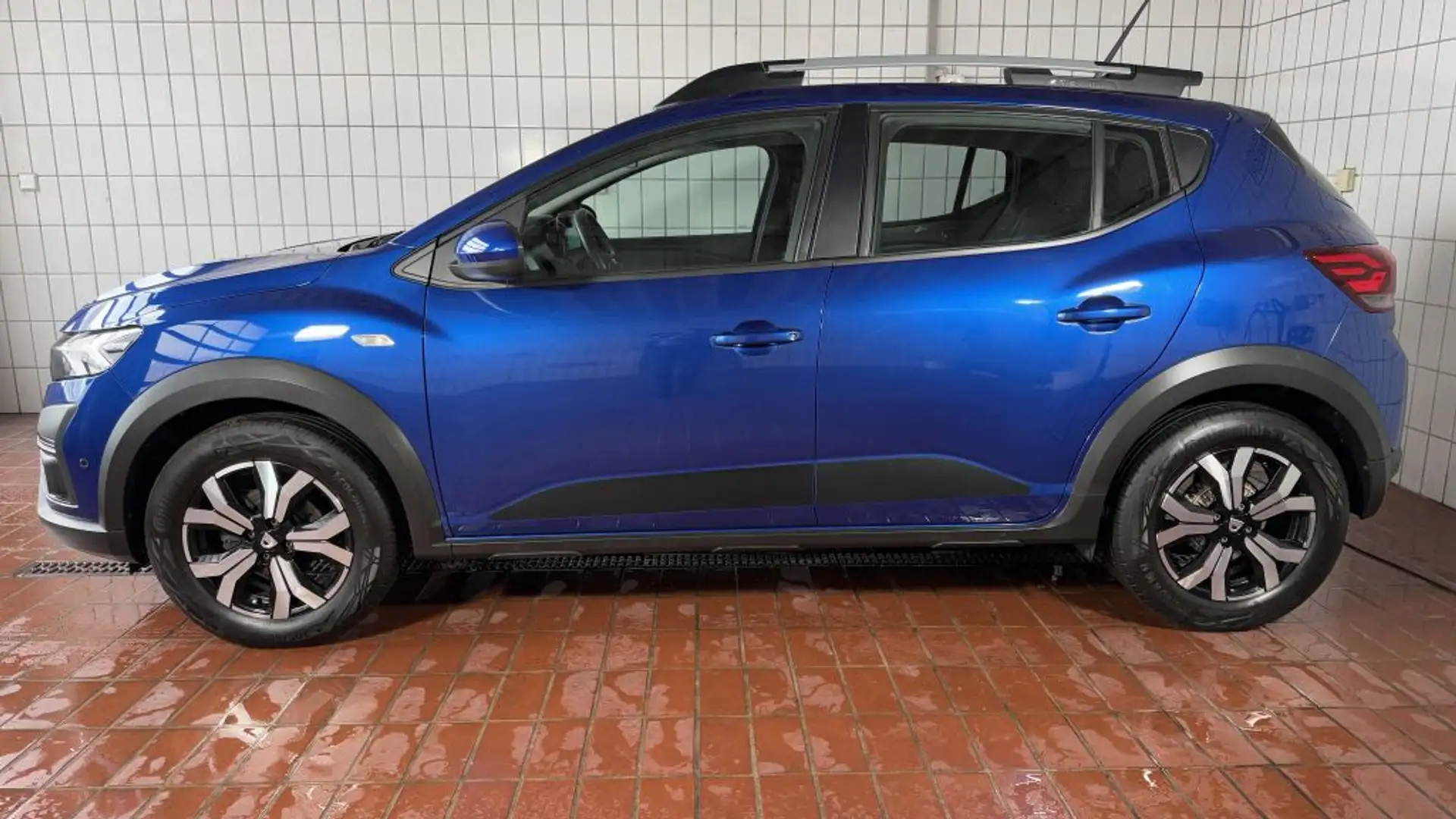 Dacia Sandero Stepway TCe 100 ECO-G Comfort*CAM*NAVI* Blauw - 2