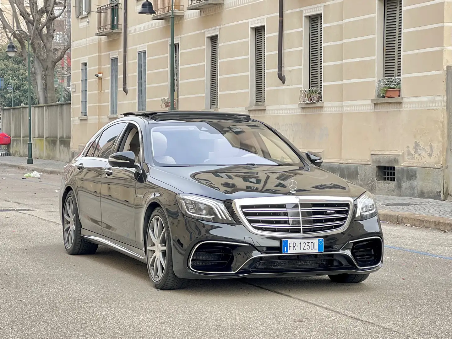 Mercedes-Benz S 63 AMG V8 Bi-Turbo 612cv aut. 4Matic+ Lunga CARBO-TV POST Schwarz - 2