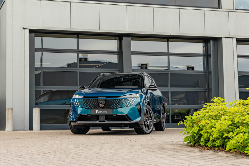 Peugeot 5008 GT exclusive | 325 PK | 4x4 | WP | Leder | Pano...