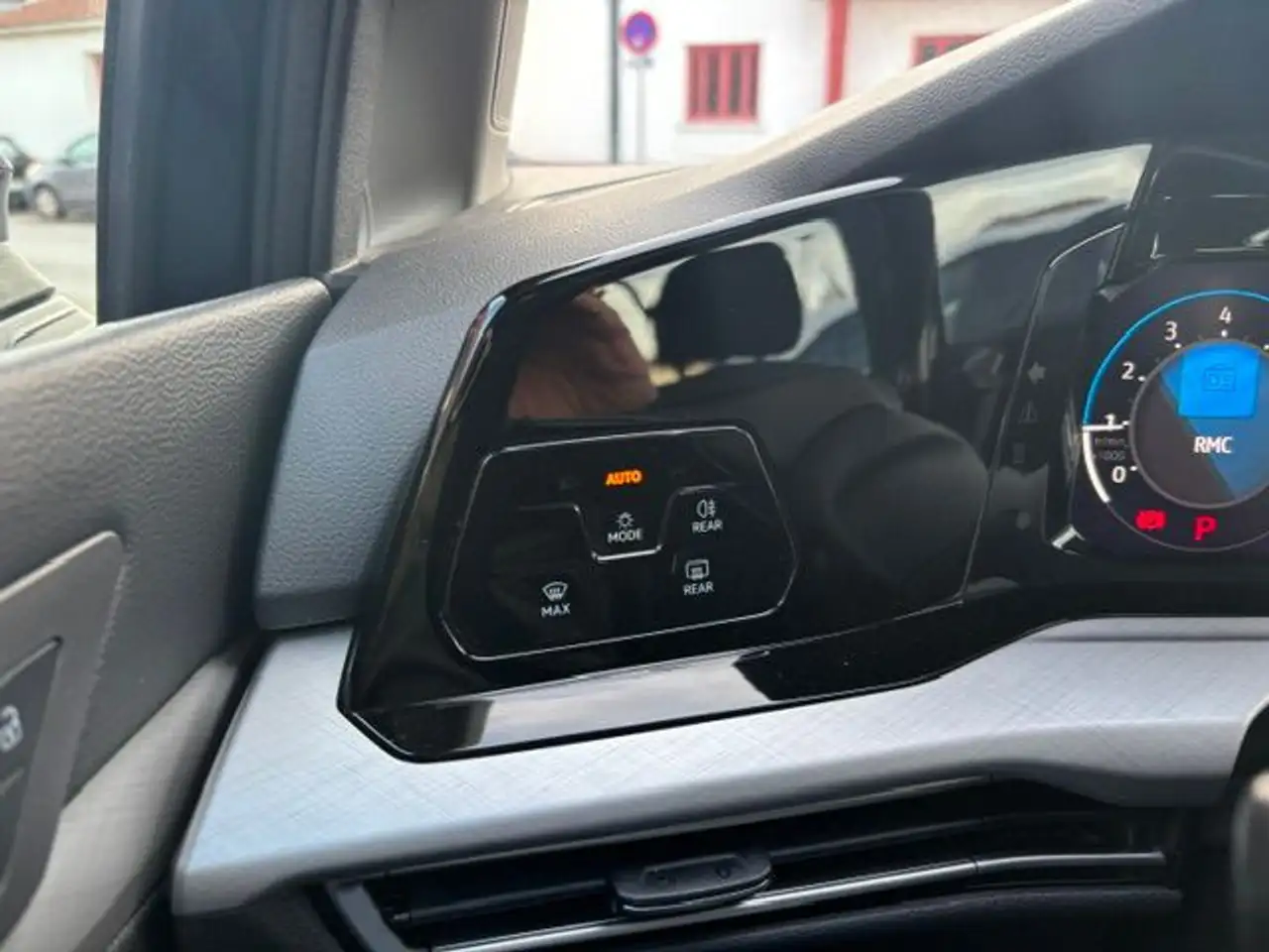 Volkswagen Golf Standard Model — photo 20