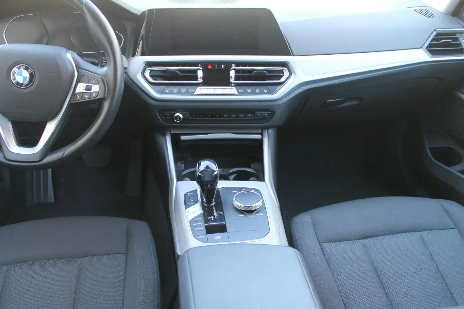 BMW 318 i Limo/Automatik/Live Cockpit Plus Advantage Schwarz - 2